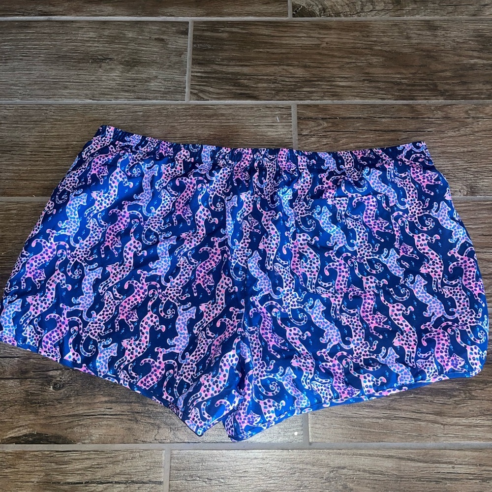 Lilly Pulitzer Oyster Bay Navy On The Catwalk Luxletic shorts - Picture 2 of 4